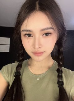 vivi - escort in Manila Photo 13 of 13