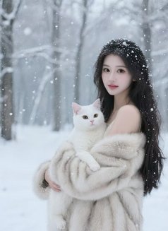 Vivi - puta in Guangzhou Photo 3 of 4