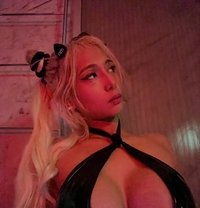 Vivi - dominatrix in Manila Photo 4 of 5