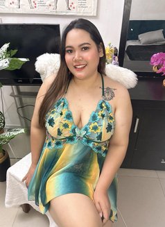 Vivi Good Kissing Lips - masseuse in Muscat Photo 2 of 10