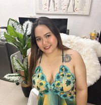 Vivi Good Kissing Lips - masseuse in Muscat