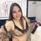Vivi Good Kissing Lips - masseuse in Muscat Photo 4 of 10