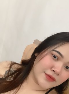 Vivi Good Kissing Lips - masseuse in Muscat Photo 10 of 10