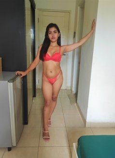 Vivi - escort in Bali Photo 4 of 7