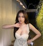 Vivi - puta in Jakarta Photo 1 of 3