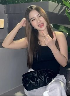 Vivi - escort in Jakarta Photo 3 of 3
