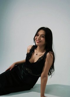 Vivi - escort in Dubai Photo 6 of 7