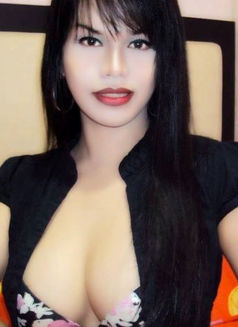 Curvy Busty Vivian - Transsexual escort in Hong Kong Photo 5 of 27