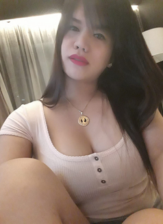 Busty curvy Vivian - Transsexual escort in Singapore Photo 10 of 20