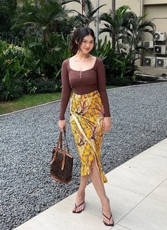 Vivian - escort agency in Jakarta Photo 4 of 6
