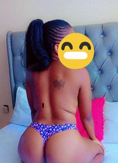 Vivian - escort in Nairobi Photo 3 of 3