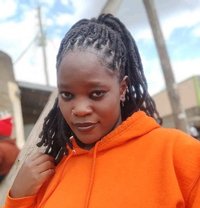 Vivian - puta in Nairobi