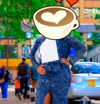 Vivian - puta in Nairobi