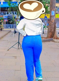 Vivian - puta in Nairobi Photo 6 of 6