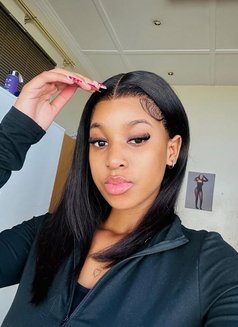 Vivian - puta in Beirut Photo 1 of 7