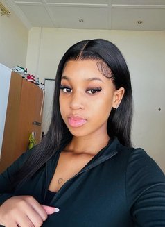 Vivian - puta in Beirut Photo 2 of 7