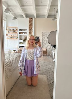 Vivian - escort in Dubai Photo 2 of 5