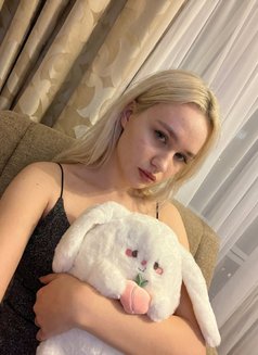 Vivian - escort in Dubai Photo 5 of 5