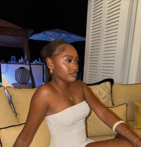 Vivian - escort in Muscat