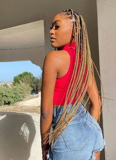 Vivian - escort in Muscat Photo 2 of 3