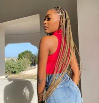 Vivian - escort in Muscat