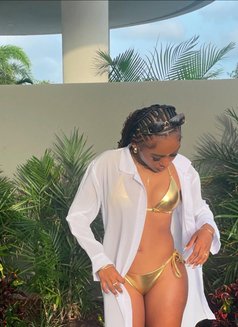 Vivian - escort in Muscat Photo 3 of 3