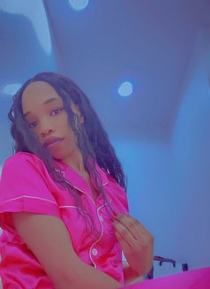 Vivian - escort in Riyadh Photo 11 of 14