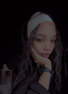 Vivian - escort in Riyadh Photo 14 of 14