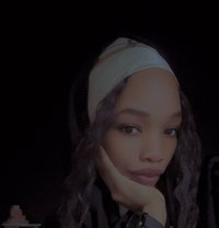 Vivian - puta in Riyadh Photo 14 of 18