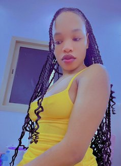 Vivian - escort in Riyadh Photo 16 of 18