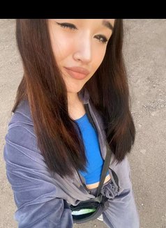 Vivian - escort in Dubai Photo 1 of 10