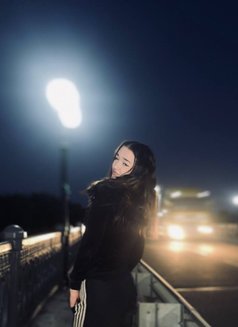 Vivian - escort in Dubai Photo 2 of 10