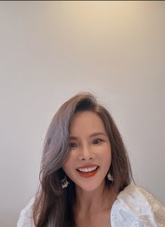 Vivian - escort in Hanoi Photo 5 of 5