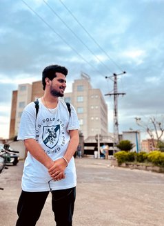 Vivid - Male companion in Islamabad Photo 5 of 5