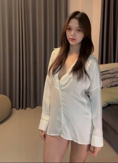 Vivie - escort in Bali Photo 3 of 4