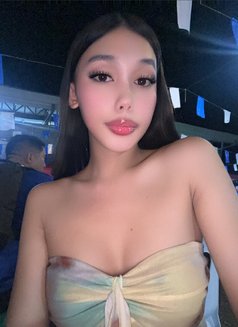 Vivienne - Transsexual escort in Cebu City Photo 2 of 5