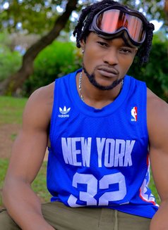 Vixason - Male escort in Nairobi Photo 7 of 9