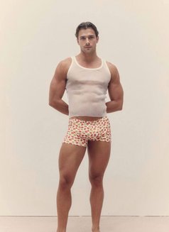Vlad - Male escort in Dubai Photo 1 of 5