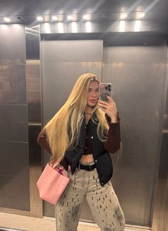 Vladaxxx - puta in Beirut Photo 10 of 10