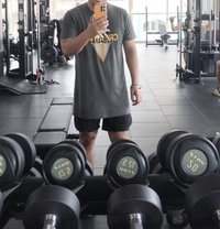 Vlorent9987 - Acompañantes masculino in Maldives