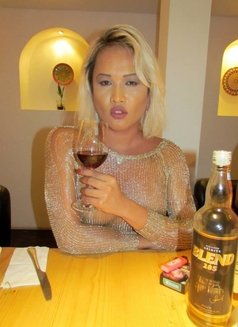 The Khaleesi of Great Red Wine in bkk - Acompañantes transexual in Bangkok Photo 9 of 30