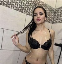 Voila - escort in Beirut