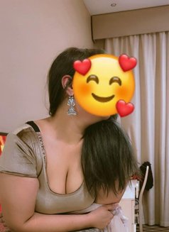 Voluptuous zara - escort in Dubai Photo 28 of 30