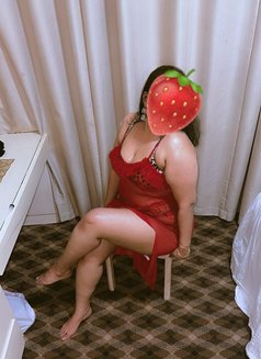Voluptuous zara - escort in Dubai Photo 30 of 30
