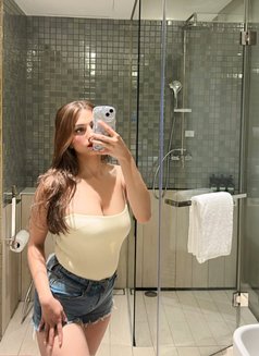 Vritika - escort in Navi Mumbai Photo 1 of 3