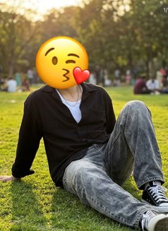 Vron - Male escort in New Delhi Photo 2 of 3