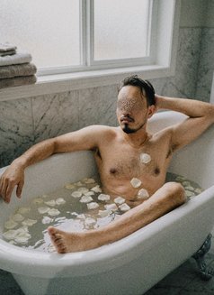 Vulord - Male escort in Mumbai Photo 3 of 3