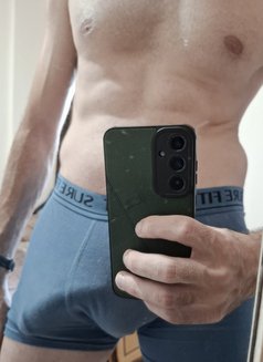 Vv1 - Male escort in Beirut Photo 1 of 1