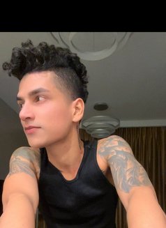 Vvip’s Only - Acompañantes masculino in Dubai Photo 8 of 9