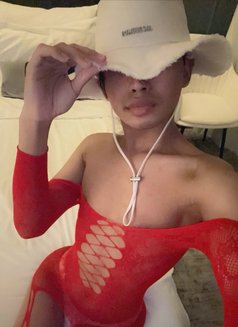 Vvip Smooth Bottom - Male escort in London Photo 9 of 9